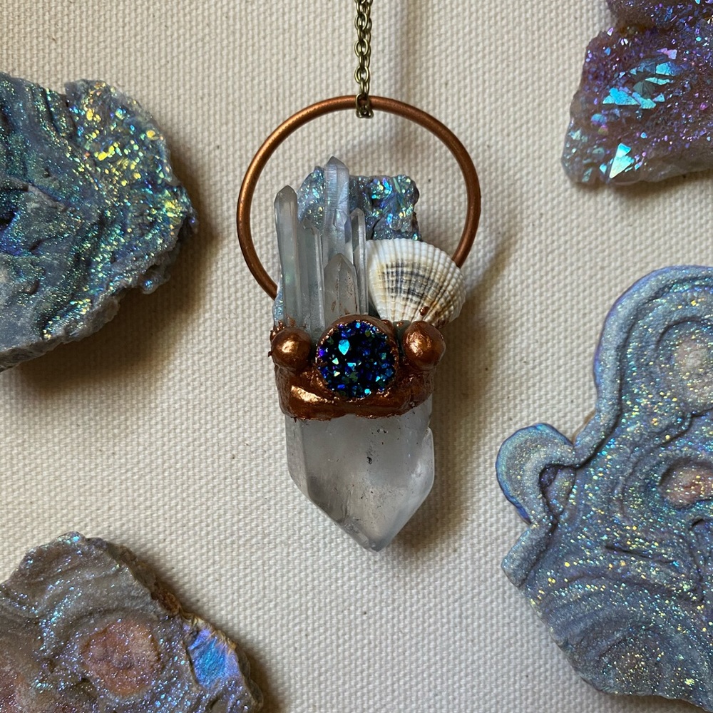 ✨ON SALE✨ 💫 Crystal Tower & Shell Pendant